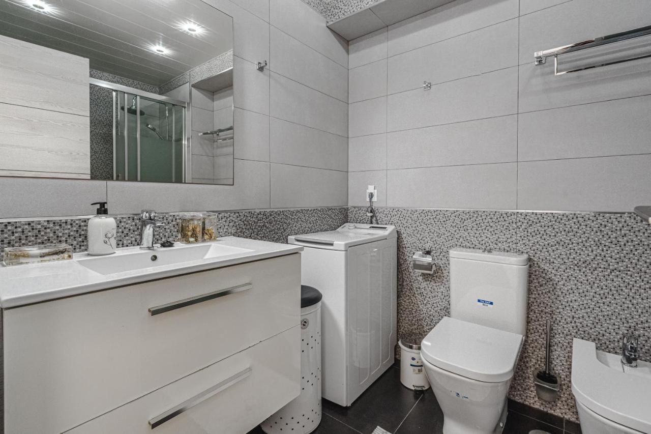 Amazing 3 Bedroom Apartment On The First Line Of The Best Las Americas Beach, Air Conditioner And Terrace Ocean View Playa de las Américas Exterior foto